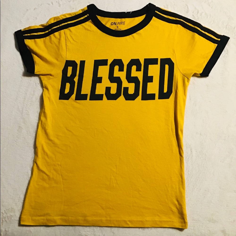 🌟New Listing 🌟 Junior T-shirt